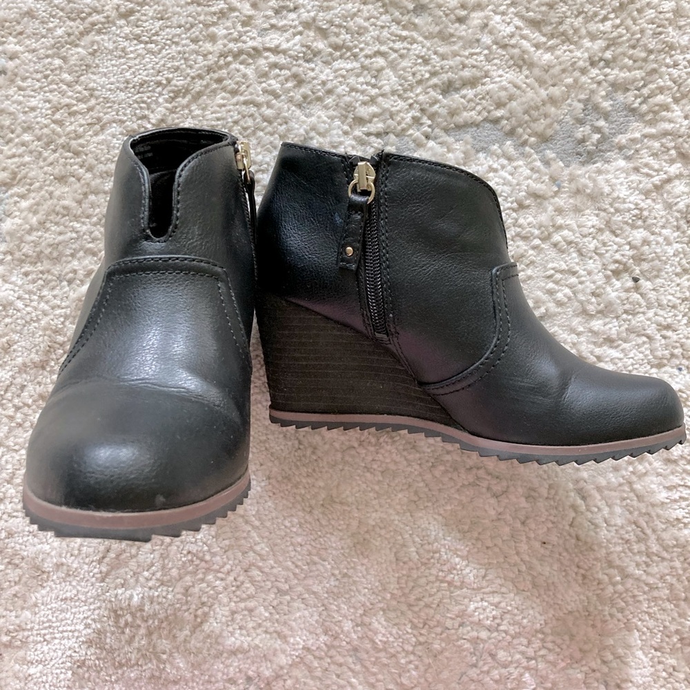 Dr. Scholl’s Wedge Booties